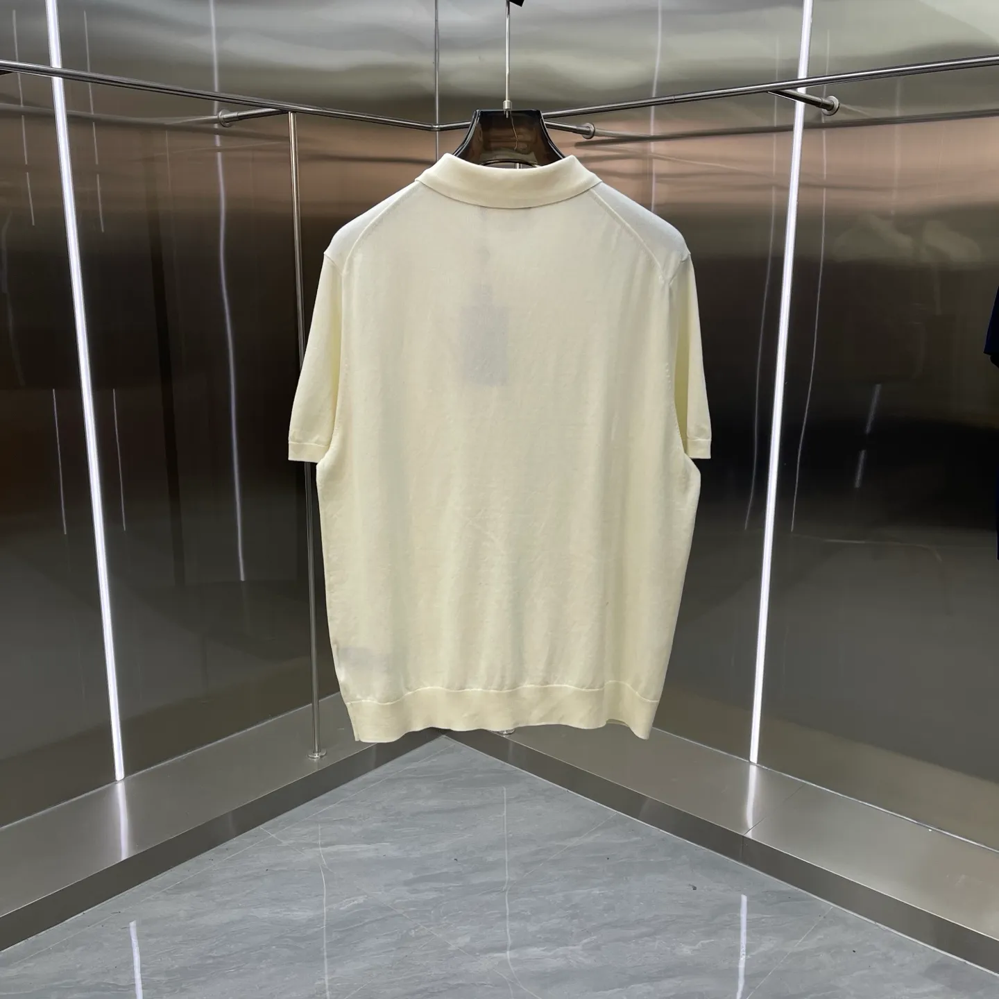 Loro Piana LP lapel polo sweater, high version, old money style short-sleeved T-shirt pullover POLO knitted sweater, customized linen-cotton blended wool, woven with imported loom (7 needles), customized wool, wool enzyme washing Color: Blue Royal Blue apricot Sizes: S-XL